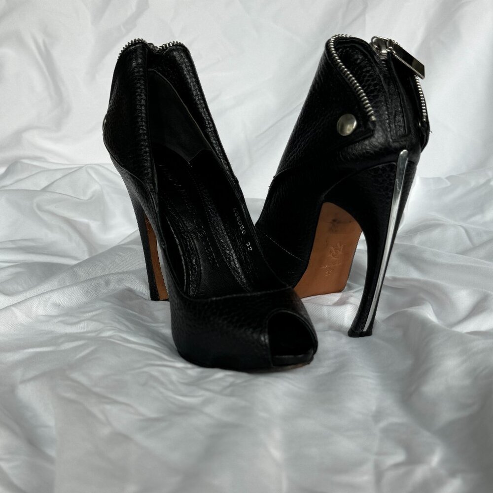 ALEXANDER MCQUEEN Faithful black leather zip biker peeptoe bootie EU37